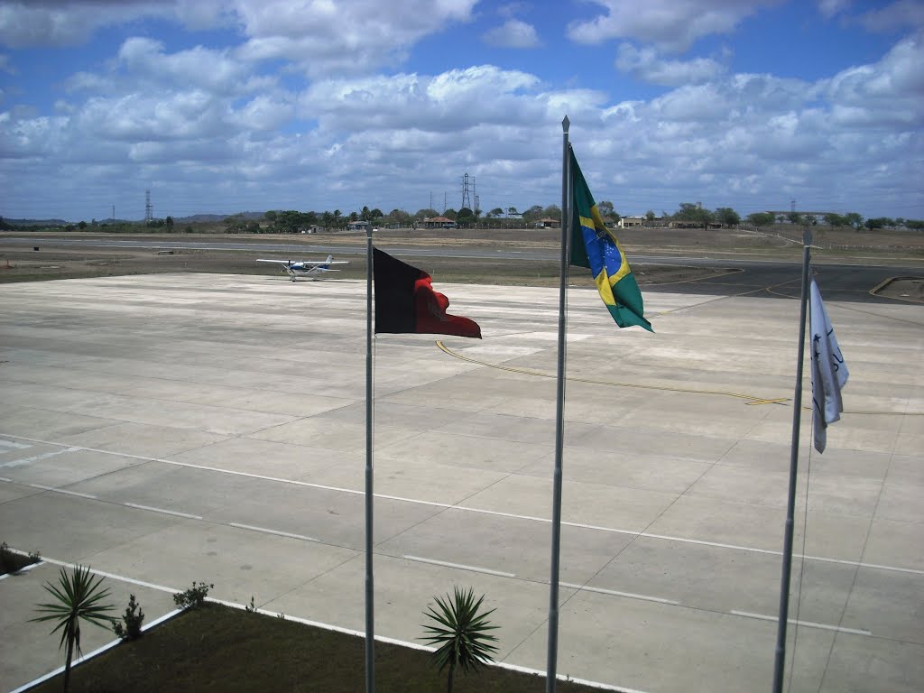 Pátio do Aeroporto de Campina Grande by Alexandre Barros#