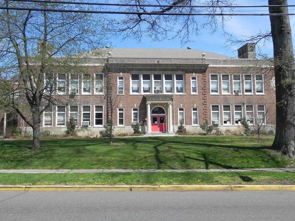 Bradford Elementary School by RyanLinEagle