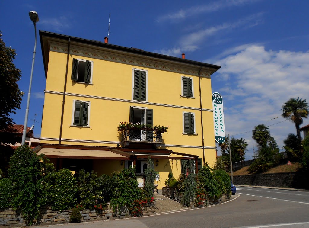 Albergo Grigna a Mandello Lario by Carmen Lafranconi