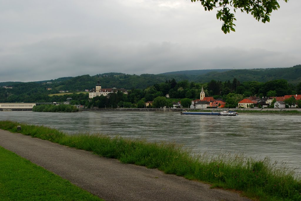 Donau bei Ybbs - Persenbeug by Hans J.S.C. Jongstra