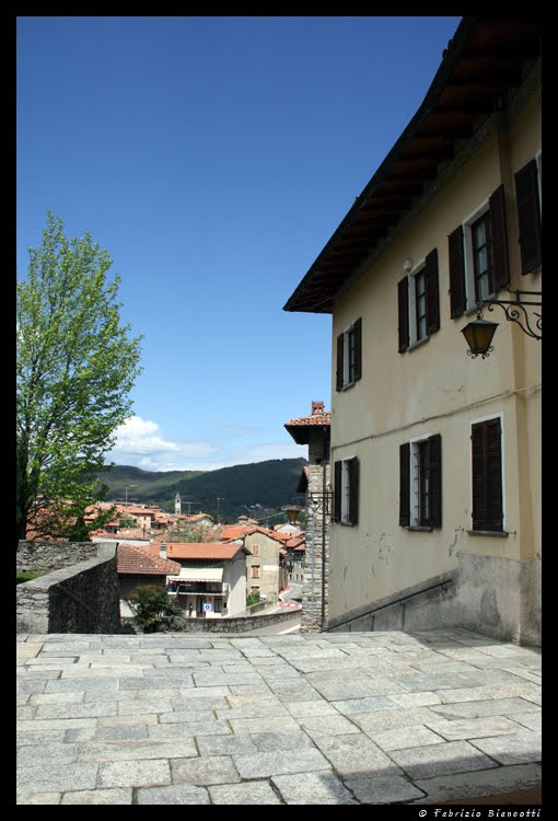 Per le strade di Massino Visconti by Fabrizio Biancotti