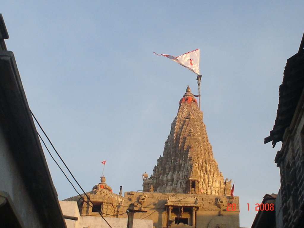 Sri Dwarkadheesh Mandir - Dwarka by shatruazaad