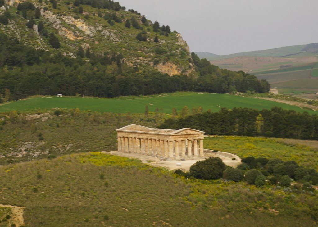 Segeste - Greek temple (Doric order) by Guy de Valk