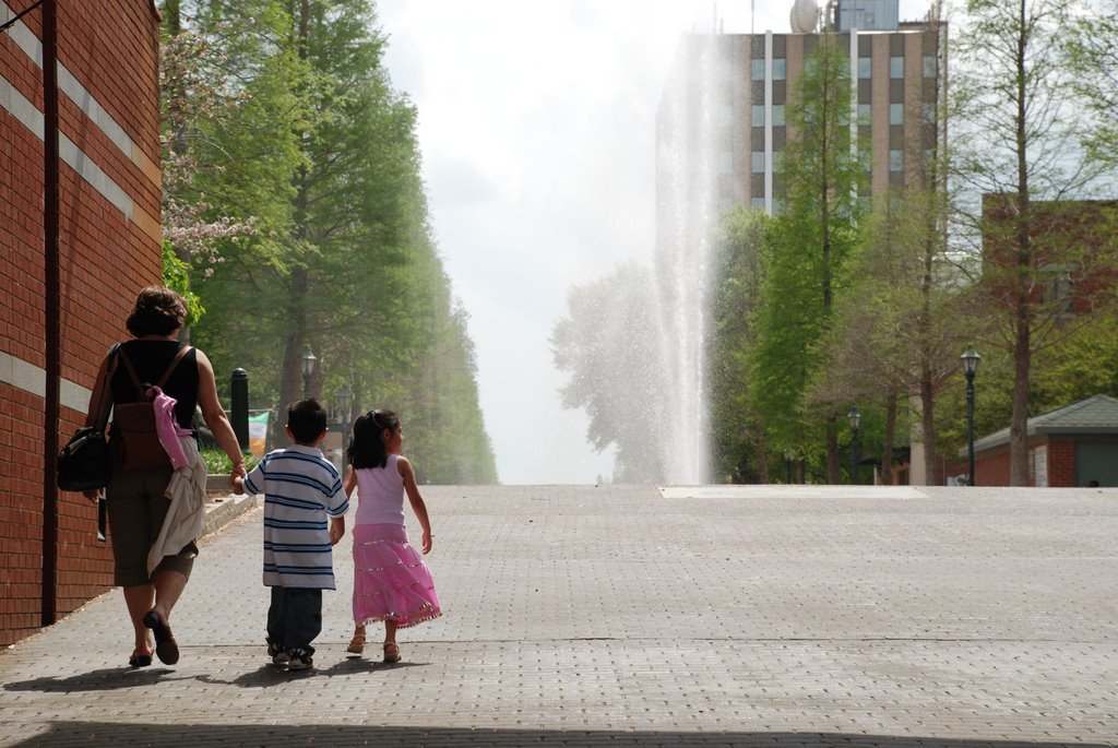 Riverwalk Fountain by marsalsa