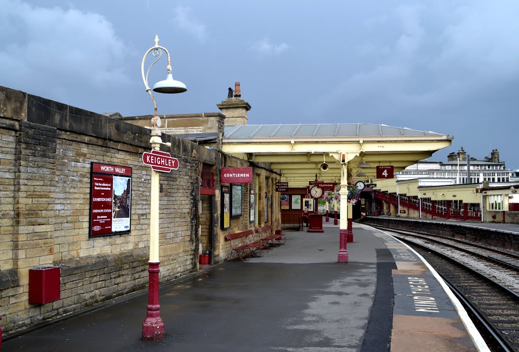 Keighley Station - Keighley and Worth Valley Railway by Ermintrude73