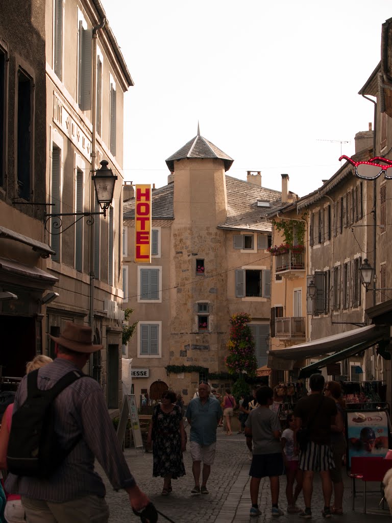 Embrun by Marien de Clercq