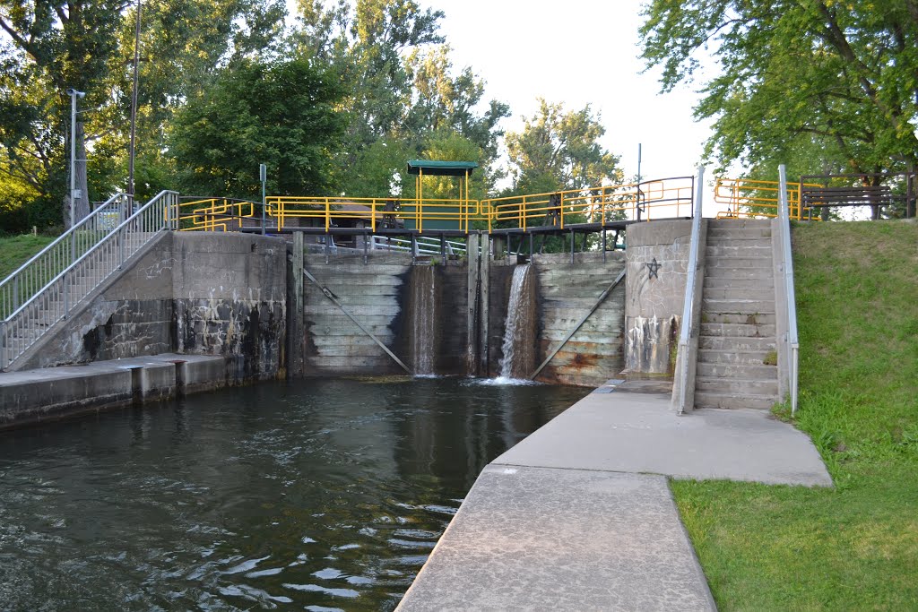 Ontario - Peterborough - Lock 20 by Jamie Cane