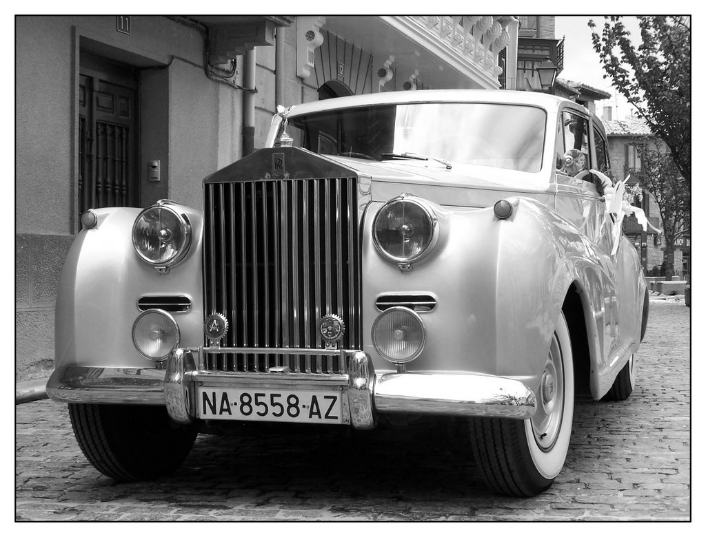 Rolls Royce by Igor Llano Viteri