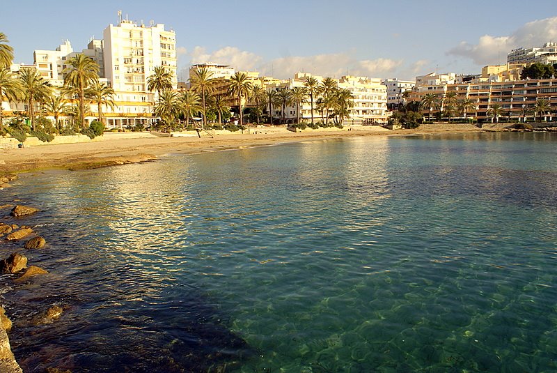 Playa Figueretas by Aishaka