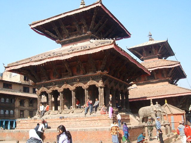 Durbar Sq, Patan by garethcrory