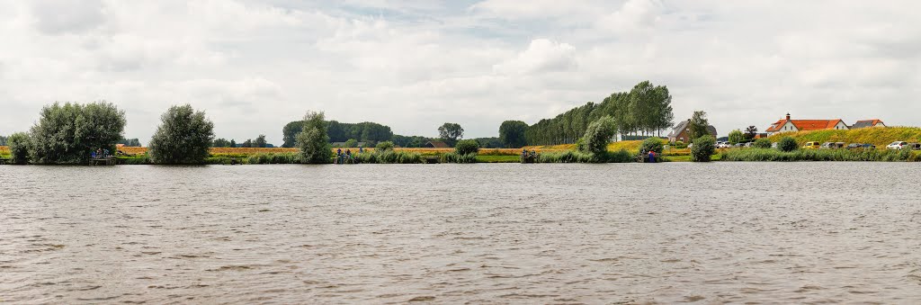 Zestig Voet Kreek; Bak aan Bak Koppel Viswedstrijd by Knossel