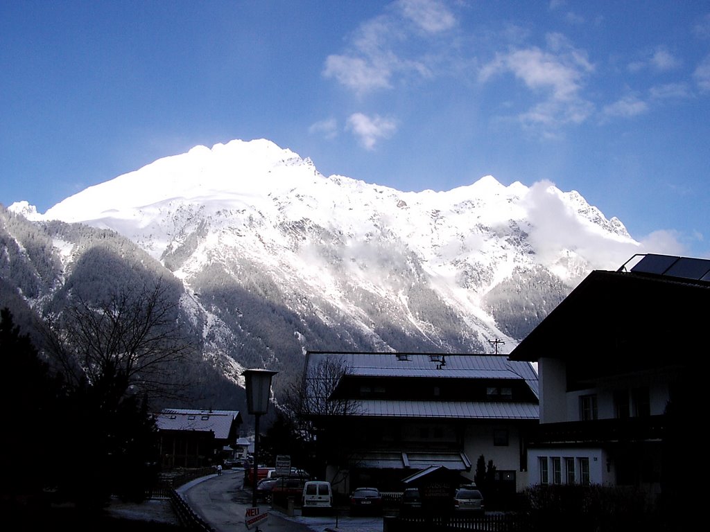 Mountains near Huben by Motte