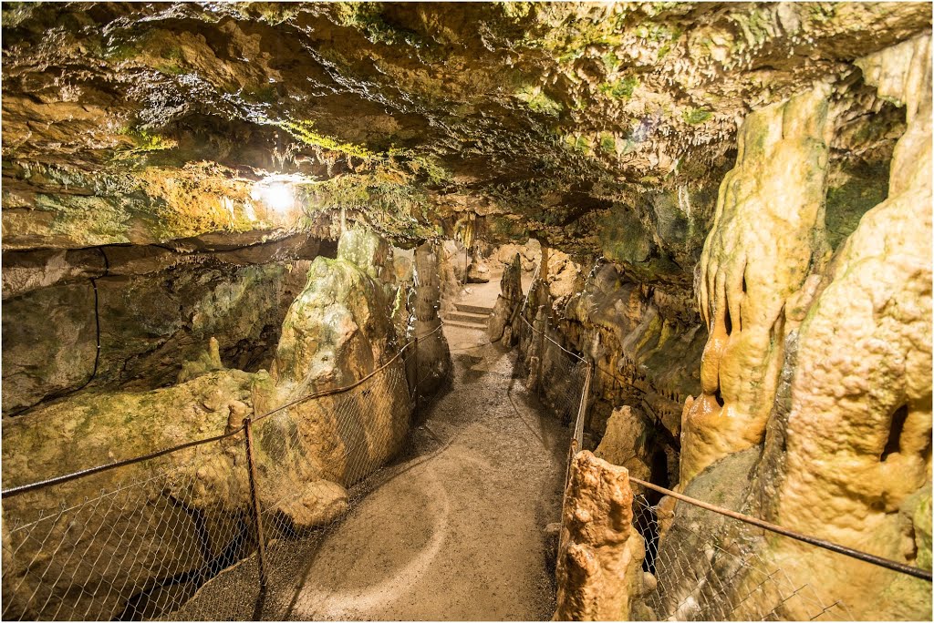 Nebelhöhle by Werner Stauß