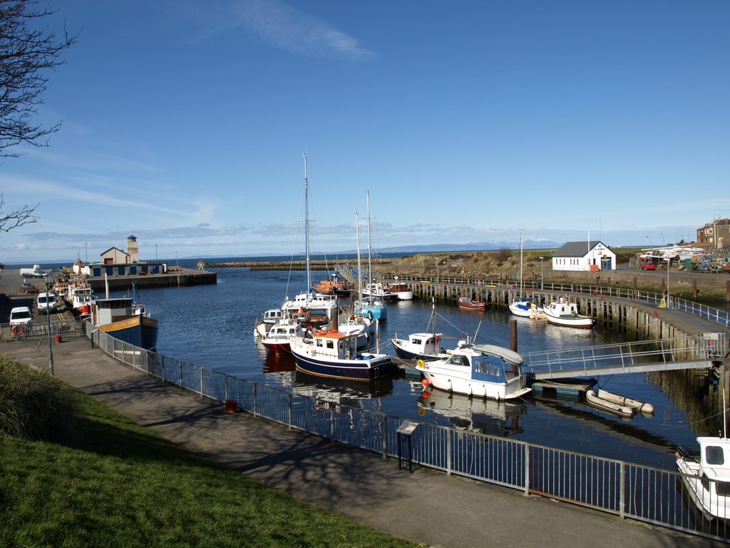 Girvan Habour by Carsten L.