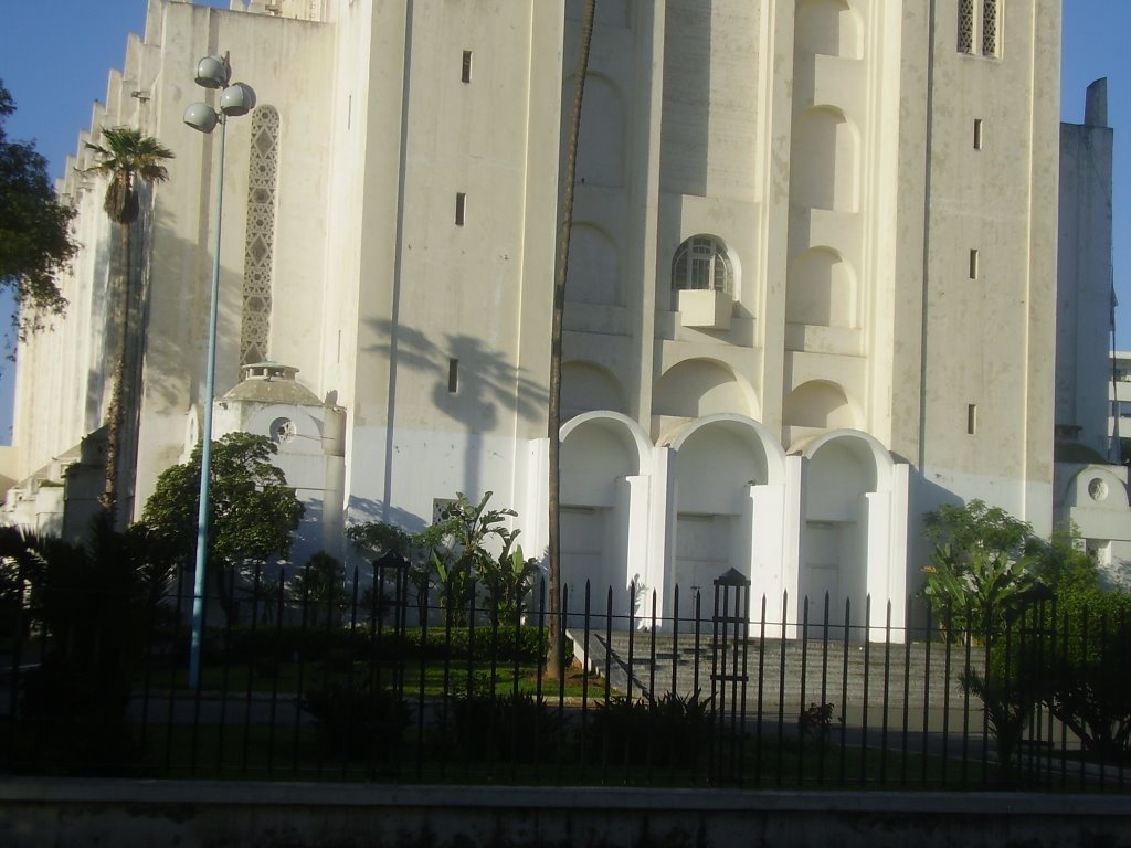 Cathédrale Sacré Coeur by elakramine