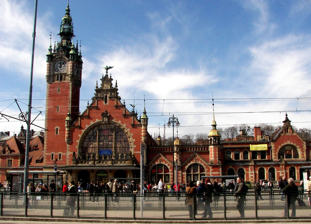 Railway Station in Gdańsk by Newans