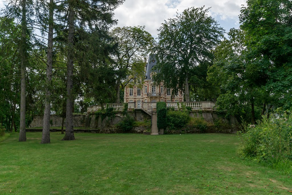 Château de Conti L'Isle-Adam by Berpiet