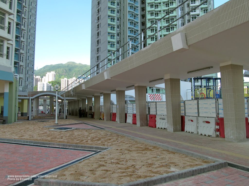 啟晴邨有蓋通道 Covered walkway at Kai Ching Estate by Baycrest