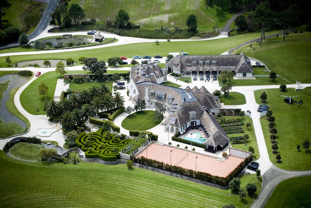 New Zealand Kim Dotcom Mansion by Corocsenie  Adrian