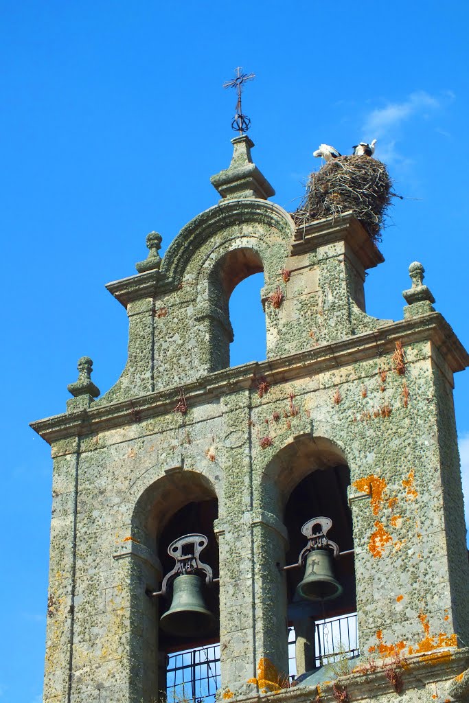 Campanario. Iglesia de Villalcampo. Zamora. by Valentín Enrique