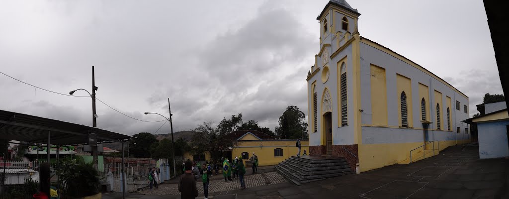 Igreja Nossa Senhora de Fátima, dia 24/07/2013, durante JMJ Rio 2013, Paciência - Rio de Janeiro - Brasil by Paulo Yuji Takarada