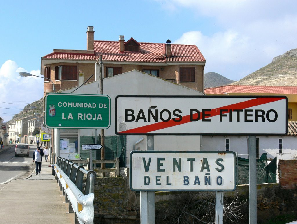 VENTAS DEL BAÑO (Cervera del Río Alhama). Este puente separa La Rioja de Navarra. by Carlos Sieiro del Nido