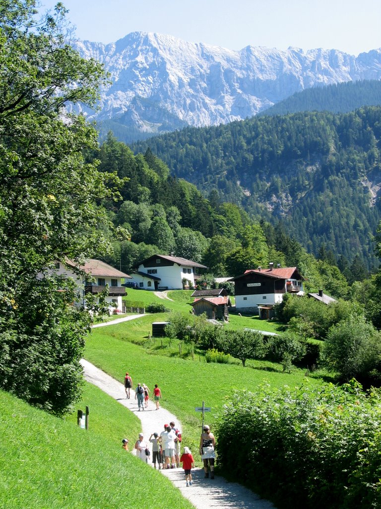 Die Wettersteinalm am Eckbauer by auf-den-berg.de