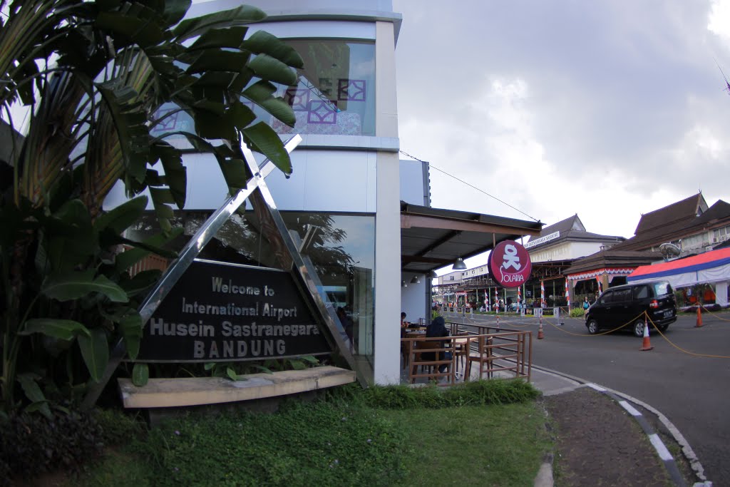 GATE OF AIRPORT OF BANDUNG by bocah.info