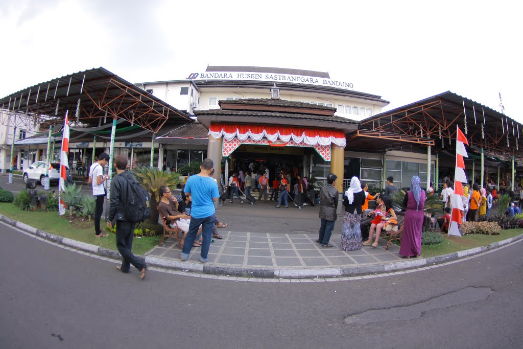 HUSEIN SASTRANEGARA INT'L AIRPORT OF BANDUNG by bocah.info