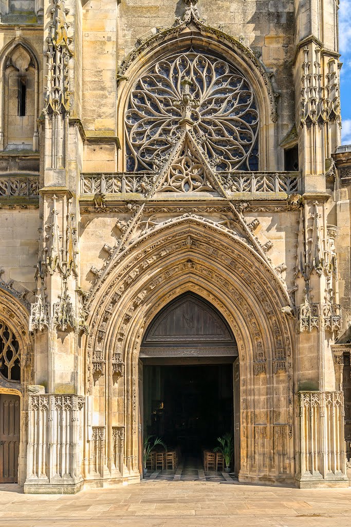 Façade occidentale cathédrale Saint-Maclou Pontoise by Berpiet