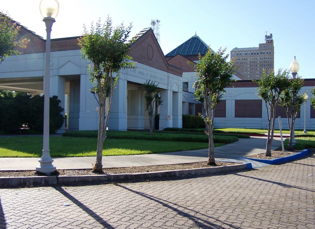 Southeast Texas Art Museum by clklock