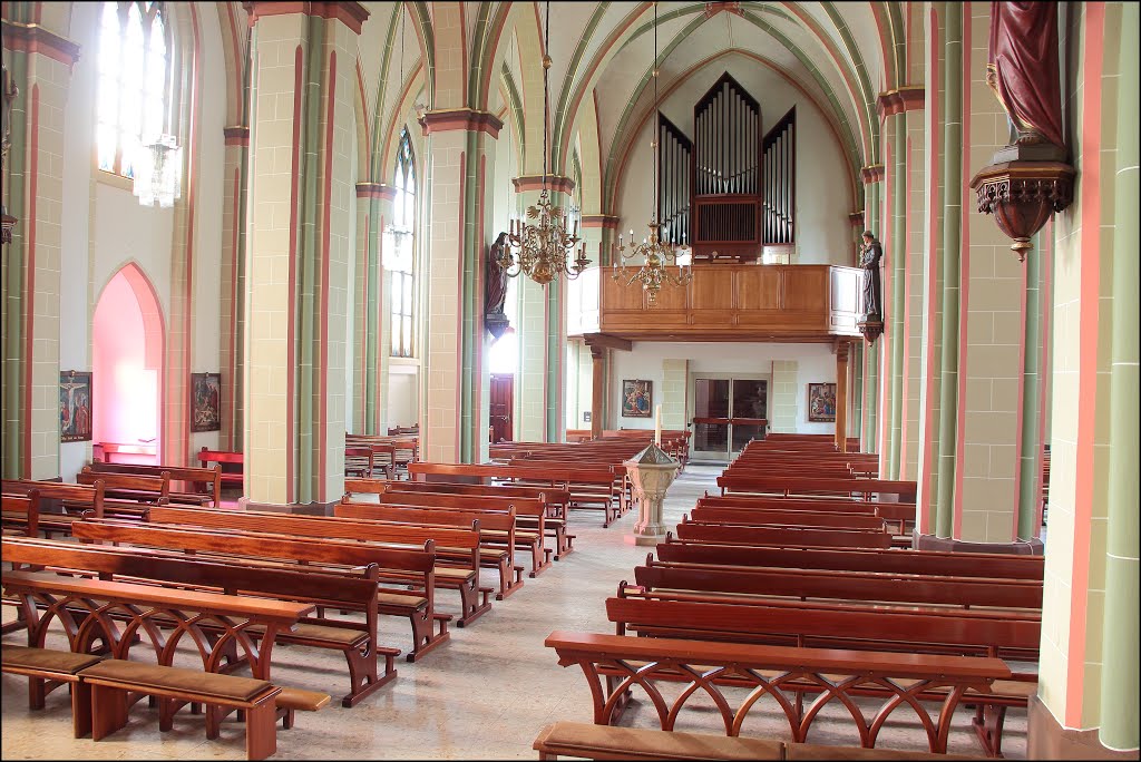 Holdorf Innenansicht der Kirche by © Dennis Wubs