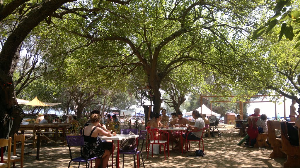 Area bar della spiaggia della Marinella by Geosergio