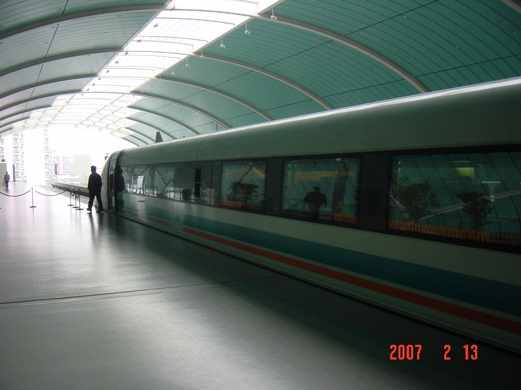 MagLev Longyang Road Station by gumbase