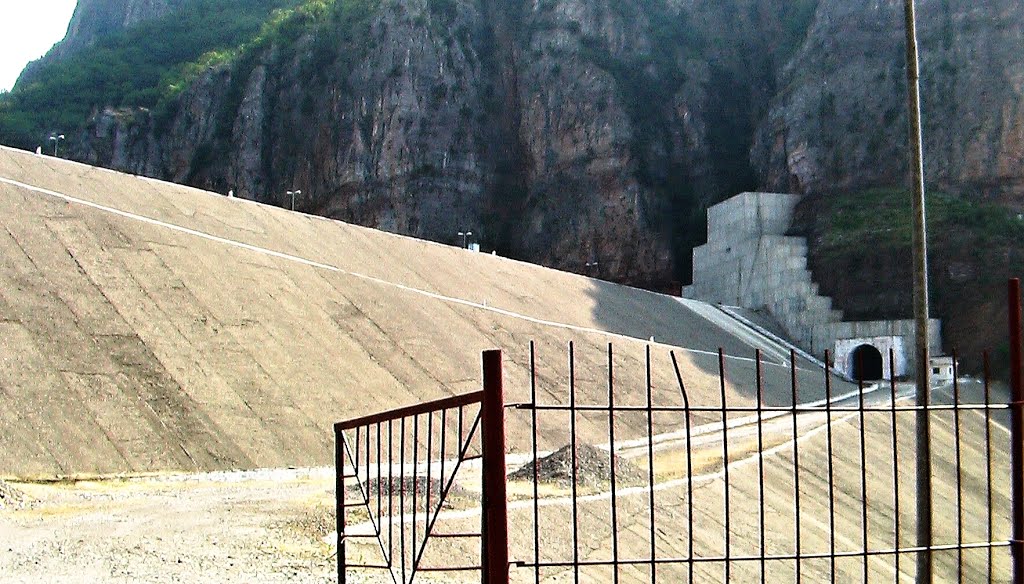 Driving through the dam from the dock closed box in Skadar-Komani-ALBANIA-2010 by ROSTAMDALILA