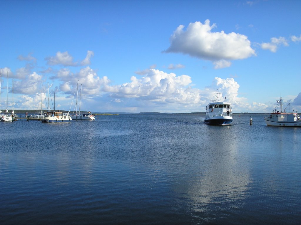 Hafeneinfahrt in Breege/Juliusruh auf Rügen by Enrico_Weber