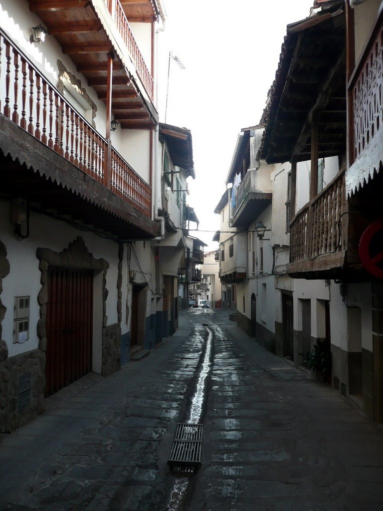 Calle en valverde de la vera by fernando loaysa