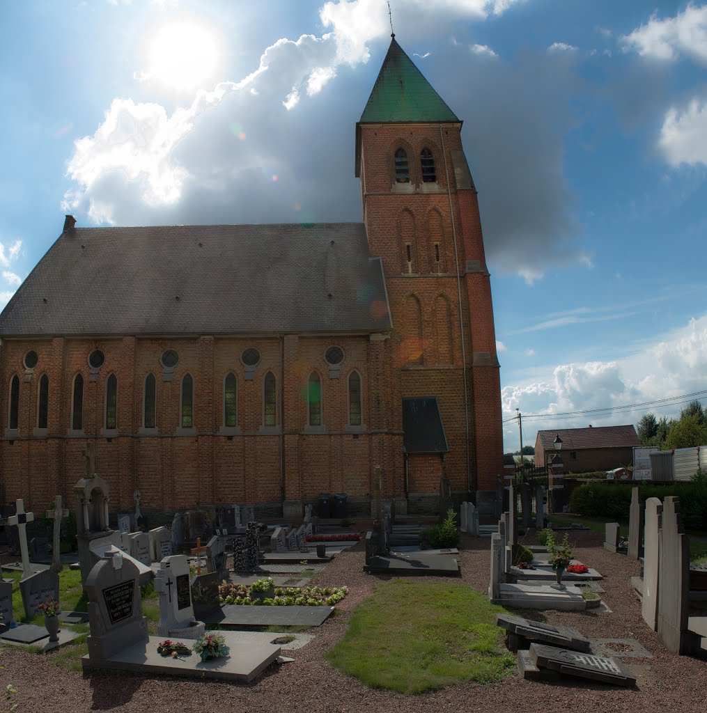 Kerk en begraafplaats Oudenaken(tegenlicht) by Henri Van Ham