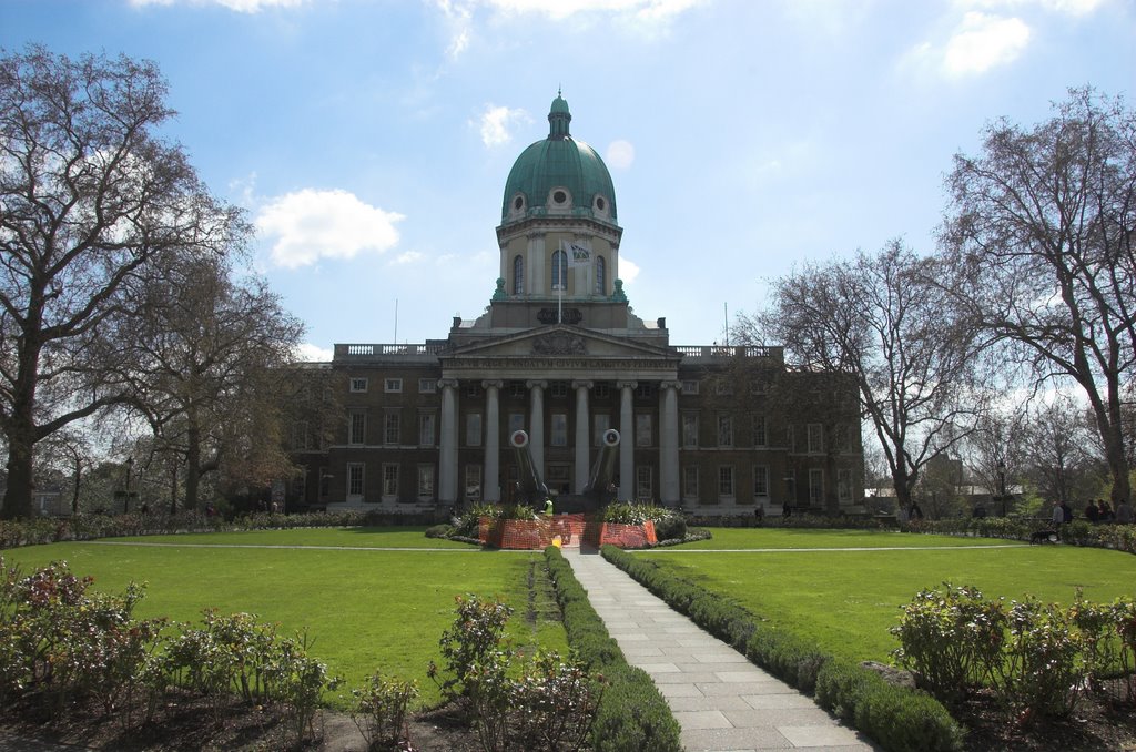 Imperial War Museum April 2008 by Paul Hennephof