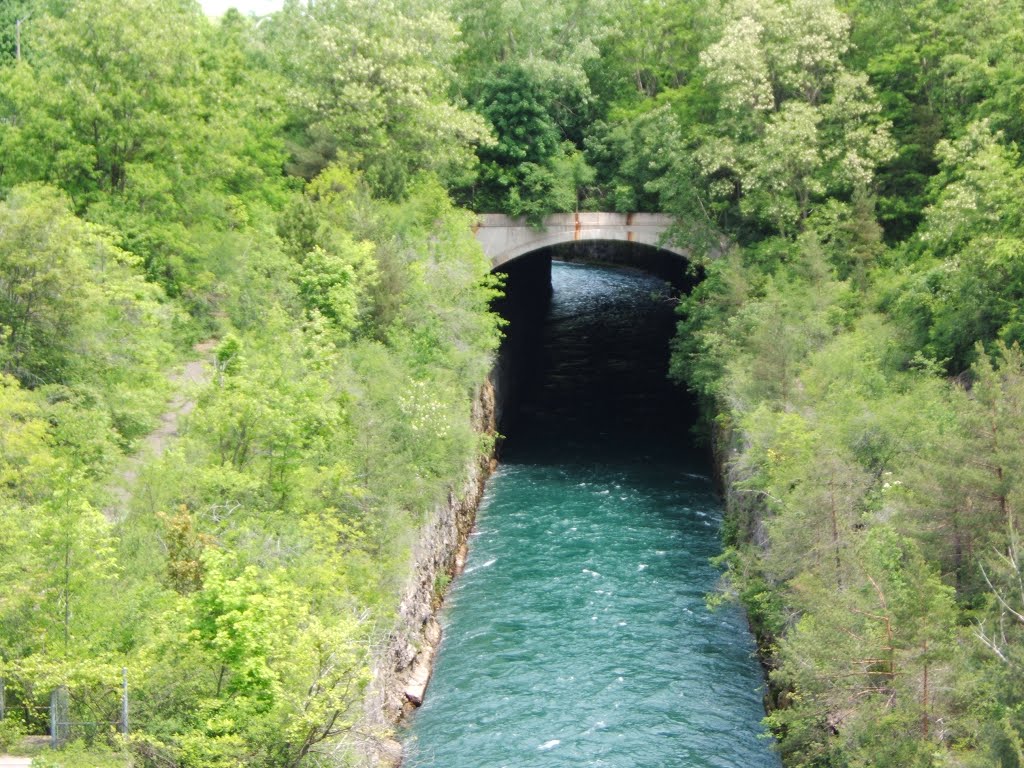 Chippawa-Queenston Power Canal by fervidGOOBY