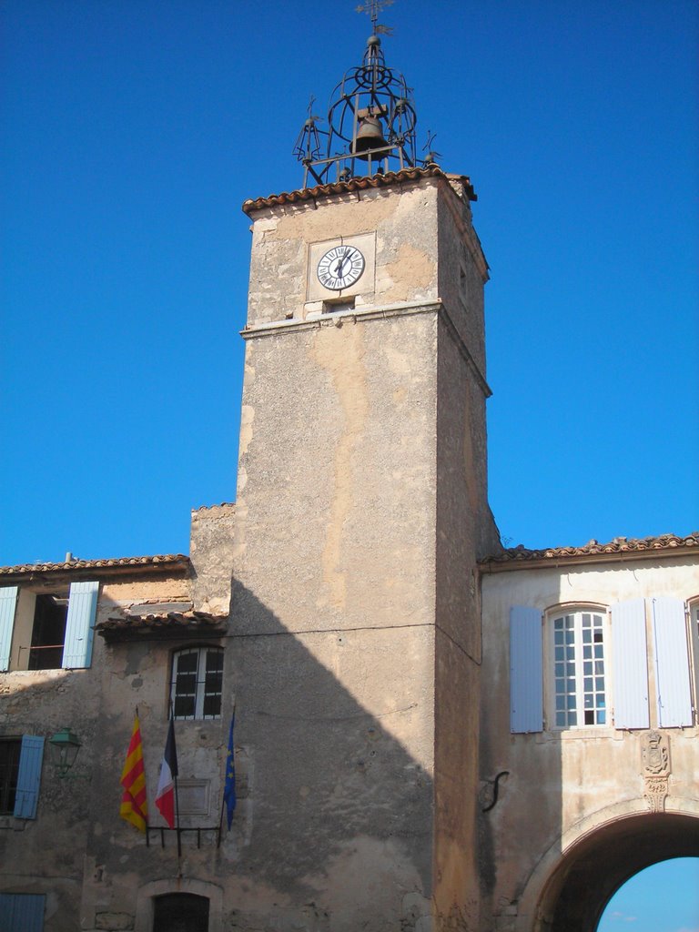 Le campanile de Ménerbes by jplacroze