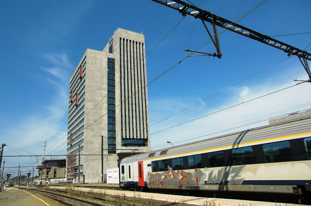 Nieuw station Gent-Sint Pieters by Florentine Vermeiren