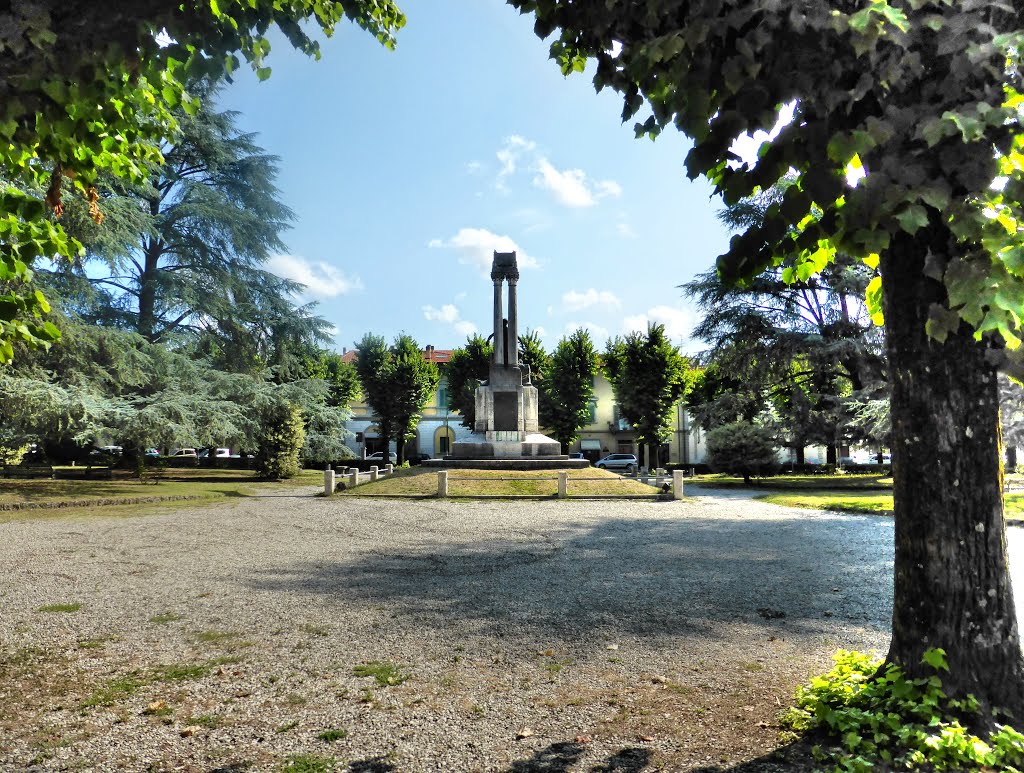 Monumento ai caduti - Borgo San Lorenzo by Graziano Olivetto