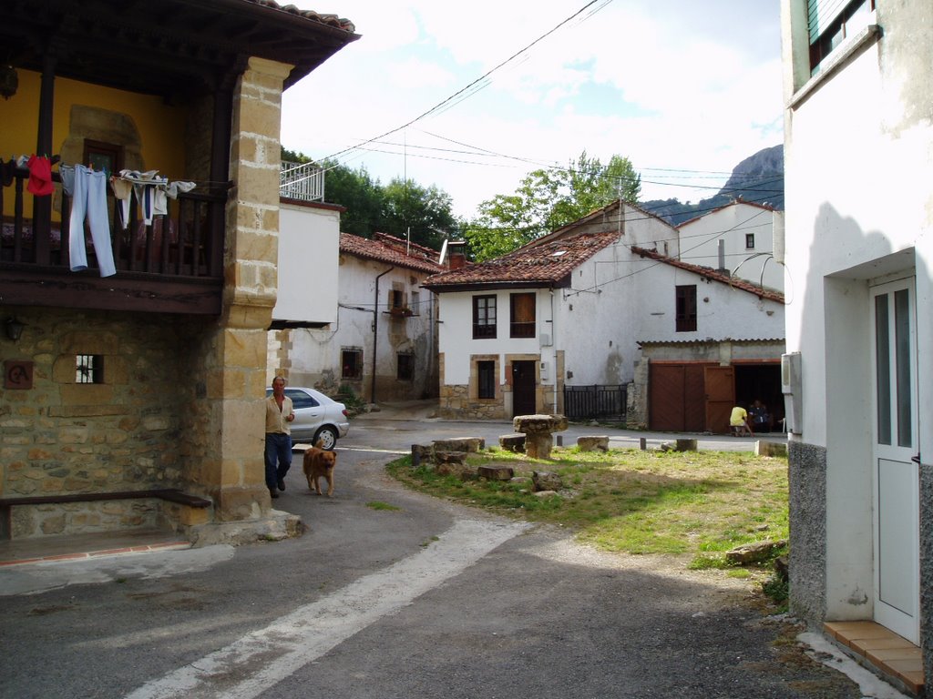 Arenas de Cabrales. Barrio de Las Arenas by José Ángel Sánchez Fajardo