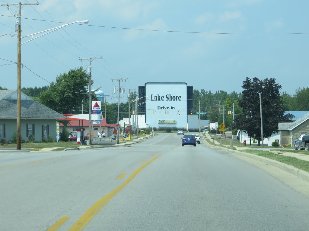 Lake Shore Drive-In, Monticello, Indiana by htabor