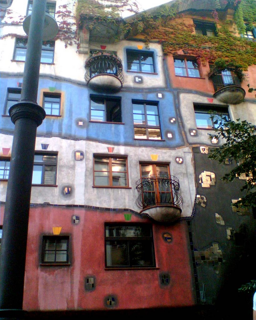 Hundertwasser haus ( Freaky windows -Hundertwasser is a genius ) by kamenmish