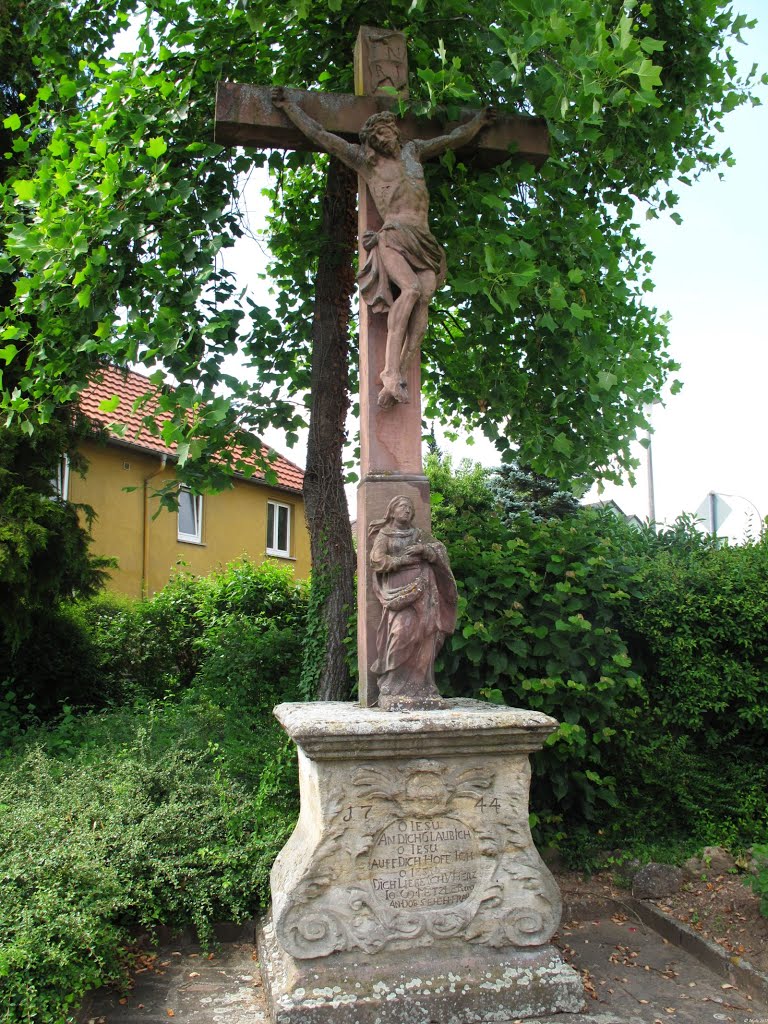 Das Kruzifix (1744) von Johann Conrad und Anna Dorothea Metzler in Lengfurt by lebola