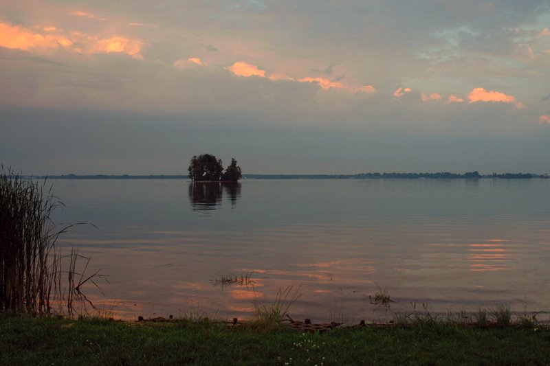 Evening on the lake by KasiaD