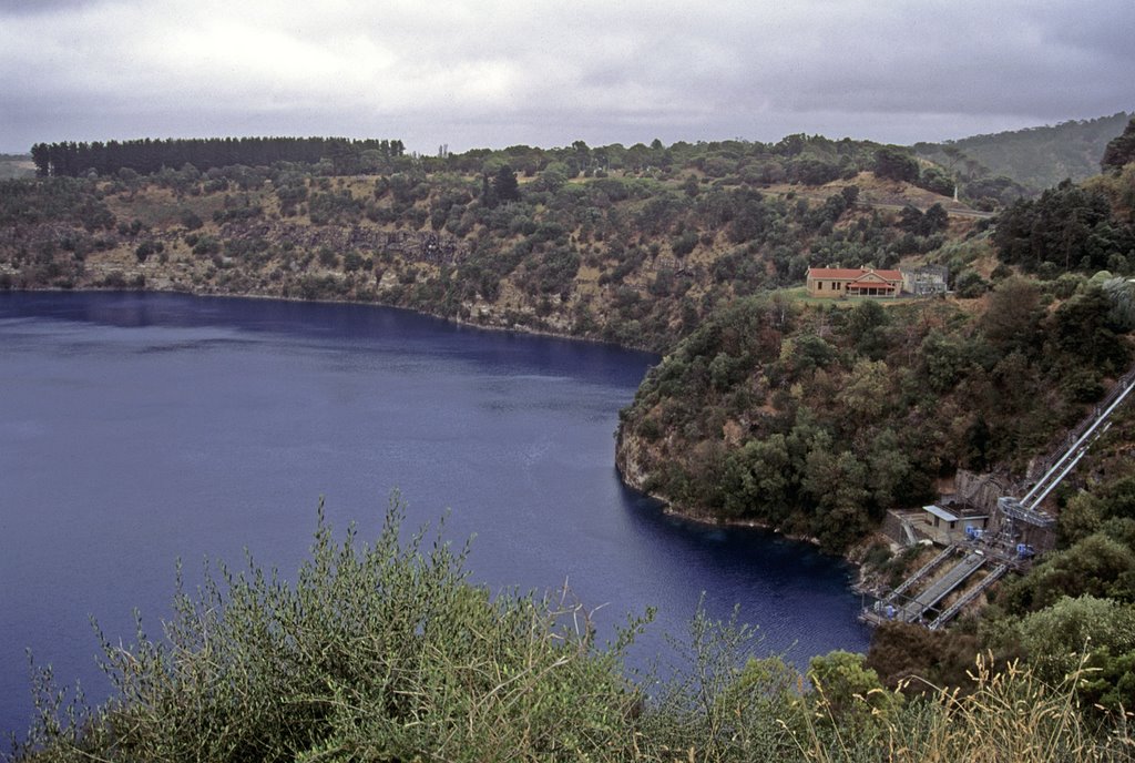 Blue Lake, Mt. Gambier, 10-03-2001 by Jan Arve kristiansen