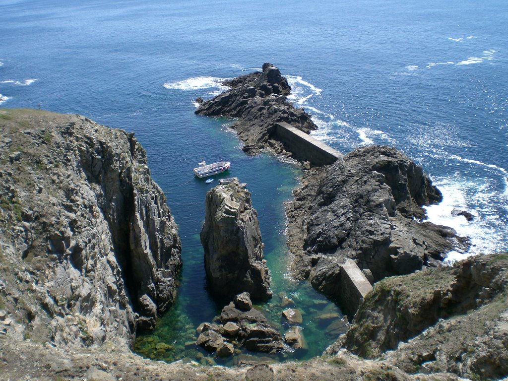 L'abri de Bestrée, juste avant la Pointe du Raz by sylvain41